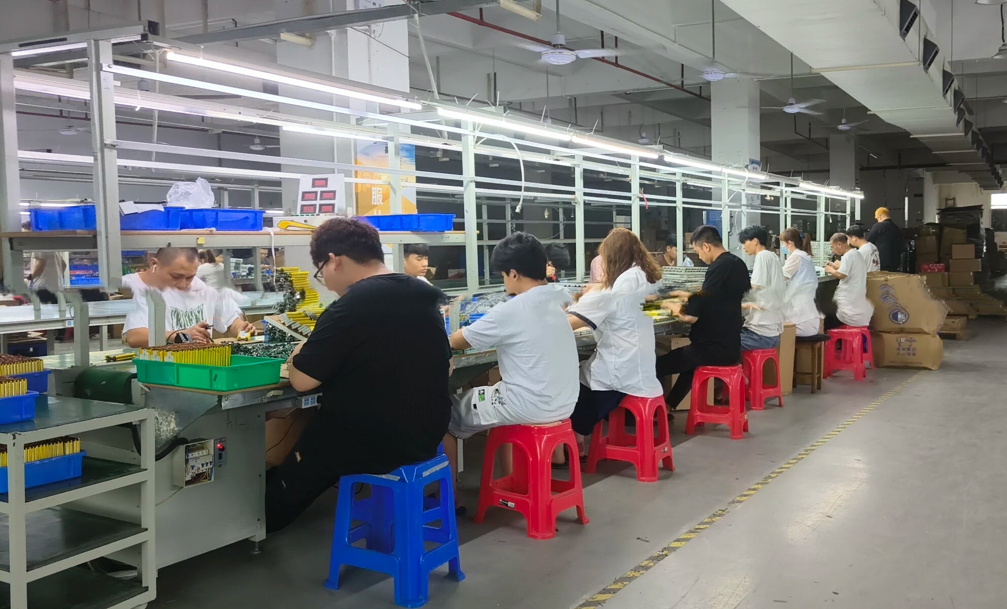 New00ma High Capacity Portable Power Bank Outdoor Fast Charging Mobile Charger with OEM Technology Consumers Electronics 800g