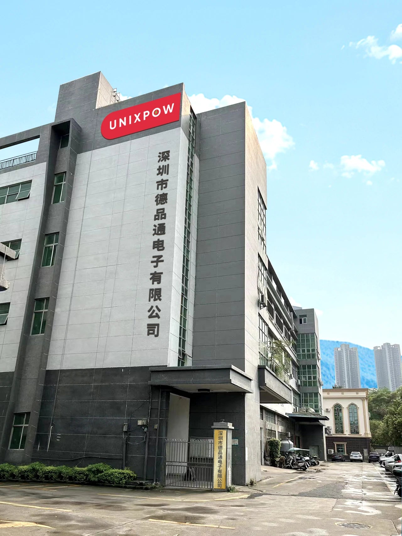 Fast Charging for Laptop Phone 200W High Power Portable Charger 62000mAh, 4 Port Two/Way 100W PD Power Bank for Outdoor Office