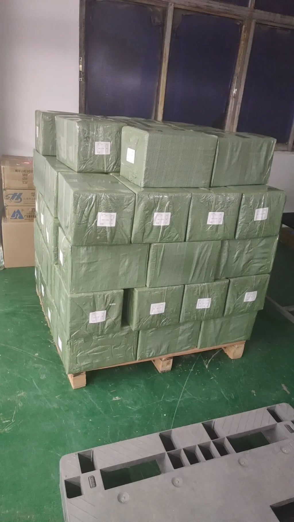 New00ma High Capacity Portable Power Bank Outdoor Fast Charging Mobile Charger with OEM Technology Consumers Electronics 800g